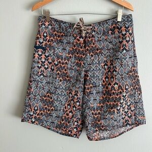 PATAGONIA Men's Wavefarer Board Shorts Paisley Geometric Print Size 32 Waist